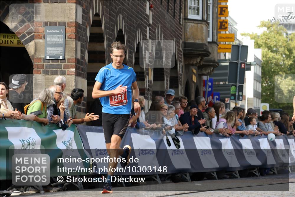 13.09.2026 - 21. swb-Marathon Bremen Strokosch-Dieckow http://msf.ph/oto/10303148 13.09.2026 12:54:34 Ziel 1256, 1629, 6112, 9399, 9617 meine-sportfotos.de