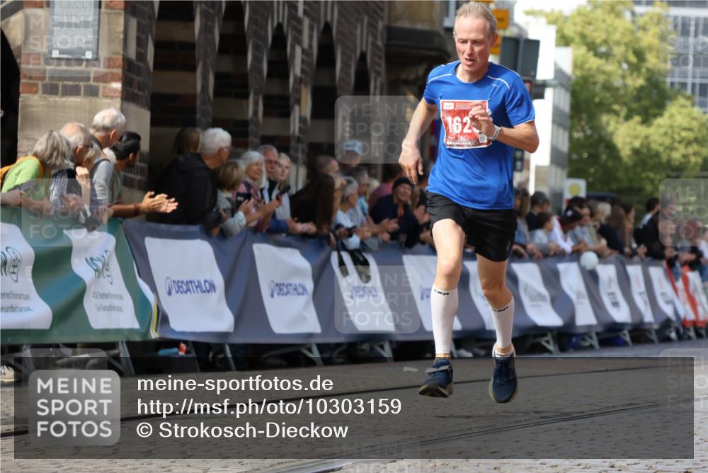 13.09.2026 - 21. swb-Marathon Bremen Strokosch-Dieckow http://msf.ph/oto/10303159 13.09.2026 12:54:35 Ziel 1256, 1629, 6112, 9399, 9617 meine-sportfotos.de