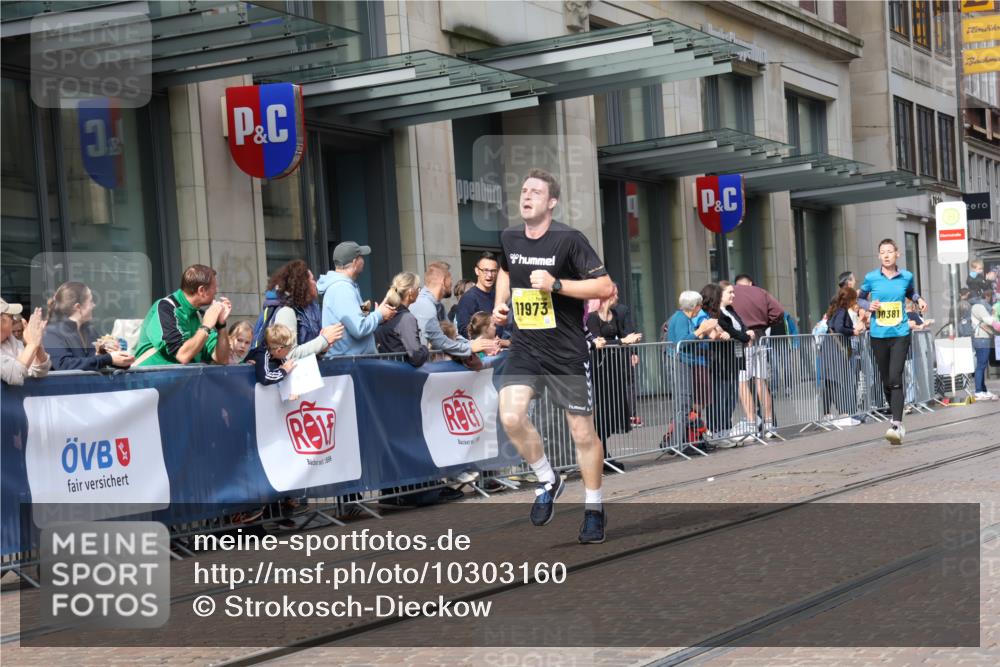 13.09.2026 - 21. swb-Marathon Bremen Strokosch-Dieckow http://msf.ph/oto/10303160 13.09.2026 10:51:12 Ziel 10334, 10348, 10381, 10544, 10763, 10825, 10862, 10887, 10984, 11145, 11787, 12051, 12329, 12424, 12548, 13631, 10200, 10471, 10515, 10537, 10808, 11087, 11170, 11339, 11503, 11537, 11625, 11626, 11801, 11973, 12004, 12133, 12179, 12303, 12351, 12407, 12552 meine-sportfotos.de
