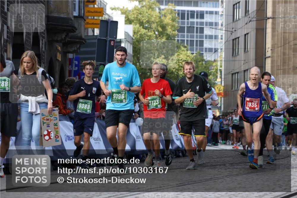 13.09.2026 - 21. swb-Marathon Bremen Strokosch-Dieckow http://msf.ph/oto/10303167 13.09.2026 13:23:23 Ziel 1809, 1900, 1935, 1963, 2040, 2367, 2827, 2914, 2961, 3098, 3145, 3233, 3374, 3560, 3729, 3920, 5114, 7909, 8231, 8304, 8377, 8646, 8671, 8672, 8732, 8787, 8819, 8820, 9921, 135, 672, 2371, 2409, 2490, 2627, 3078, 3138, 3173, 3856, 3861, 3939, 5908, 6843, 6848, 8560, 9088, 9196 meine-sportfotos.de