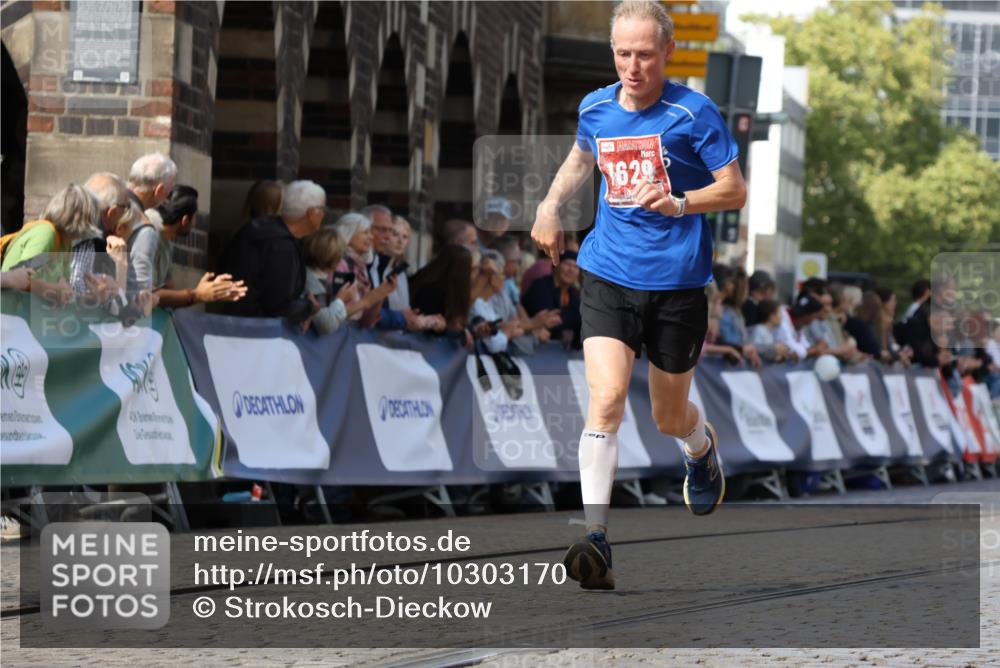 13.09.2026 - 21. swb-Marathon Bremen Strokosch-Dieckow http://msf.ph/oto/10303170 13.09.2026 12:54:35 Ziel 1256, 1629, 6112, 9399, 9617 meine-sportfotos.de