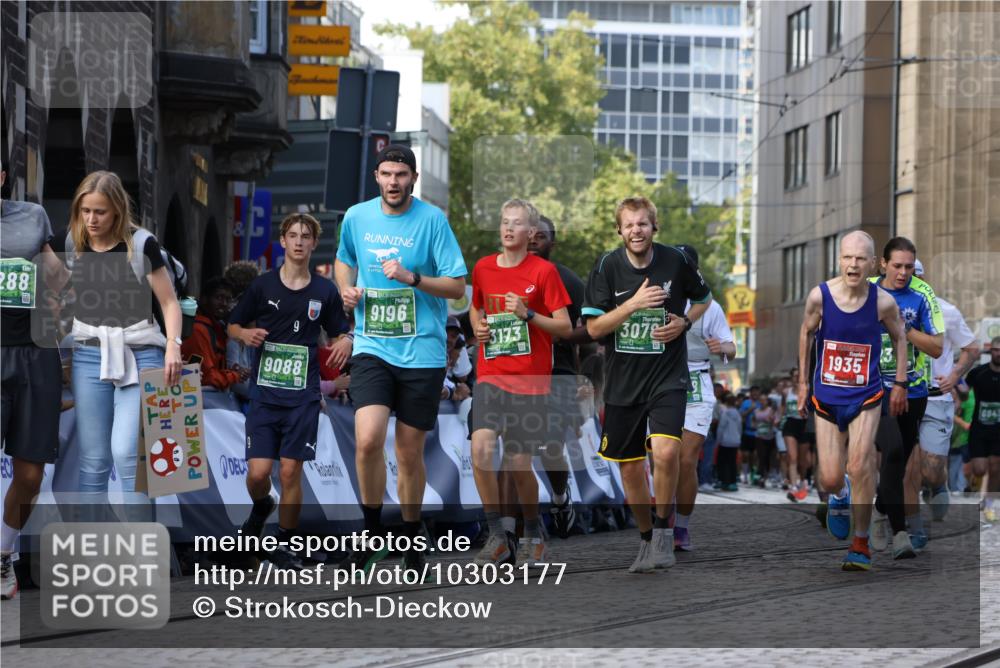 13.09.2026 - 21. swb-Marathon Bremen Strokosch-Dieckow http://msf.ph/oto/10303177 13.09.2026 13:23:23 Ziel 1809, 1900, 1935, 1963, 2040, 2367, 2827, 2914, 2961, 3098, 3145, 3233, 3374, 3560, 3729, 3920, 5114, 7909, 8231, 8304, 8377, 8646, 8671, 8672, 8732, 8787, 8819, 8820, 9921, 135, 672, 2371, 2409, 2490, 2627, 3078, 3138, 3173, 3856, 3861, 3939, 5908, 6843, 6848, 8560, 9088, 9196 meine-sportfotos.de