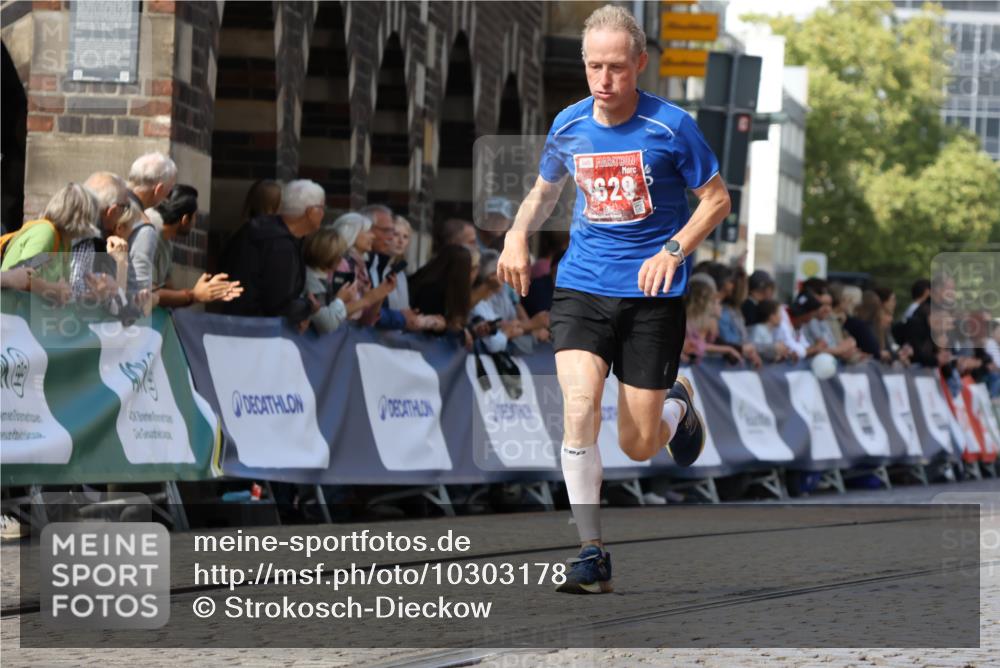 13.09.2026 - 21. swb-Marathon Bremen Strokosch-Dieckow http://msf.ph/oto/10303178 13.09.2026 12:54:35 Ziel 1256, 1629, 6112, 9399, 9617 meine-sportfotos.de