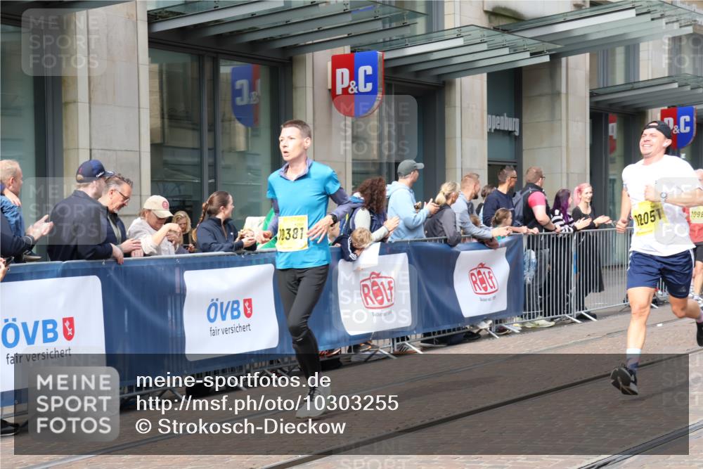 13.09.2026 - 21. swb-Marathon Bremen Strokosch-Dieckow http://msf.ph/oto/10303255 13.09.2026 10:51:16 Ziel 10162, 10281, 10334, 10348, 10381, 10467, 10544, 10763, 10825, 10862, 10984, 11145, 11273, 11542, 11733, 11787, 12329, 12424, 12548, 13631, 10200, 10471, 10515, 10808, 10887, 11087, 11339, 11503, 11537, 11625, 11626, 11801, 11973, 12004, 12051, 12133, 12303, 12351, 12407, 12552 meine-sportfotos.de
