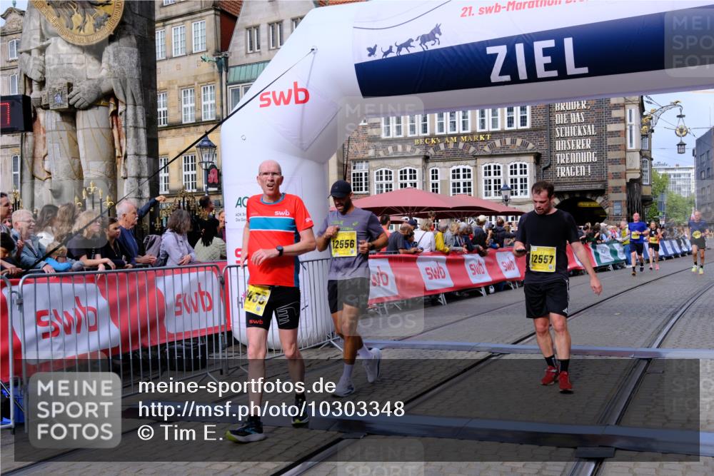 13.09.2026 - 21. swb-Marathon Bremen Tim E. http://msf.ph/oto/10303348 13.09.2026 10:46:14 Ziel 10436, 11015, 11279, 11762, 11956, 12033, 12069, 12556, 12557, 13529, 13612 meine-sportfotos.de