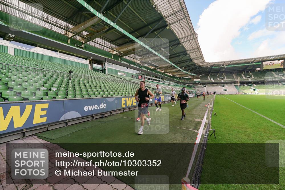 13.09.2026 - 21. swb-Marathon Bremen Michael Burmester http://msf.ph/oto/10303352 13.09.2026 12:46:34 Laufen im Stadion 195, 280, 474, 508, 538, 567, 604, 697, 788, 868, 1017, 1034, 1181, 1241, 1277, 1554, 1863, 2020, 2021, 2084, 2087, 2297, 2538, 2646, 2809, 2889, 3118, 3196, 3271, 3284, 3424, 3520, 4025, 4110, 4157, 4236, 4239, 4729, 4777, 4808, 5024, 5092, 5238, 5283, 5674, 5719, 5725, 5976, 6053, 6686, 6815, 6918, 7102, 7336, 7478, 7814, 7871, 8054, 8060, 8096, 8319, 8325, 8331, 8334, 8670, 8701, 8756, 8936, 8983, 9061, 9070, 9129, 9273, 9306, 9495, 9544, 9642, 9813, 9918, 13034, 439 meine-sportfotos.de