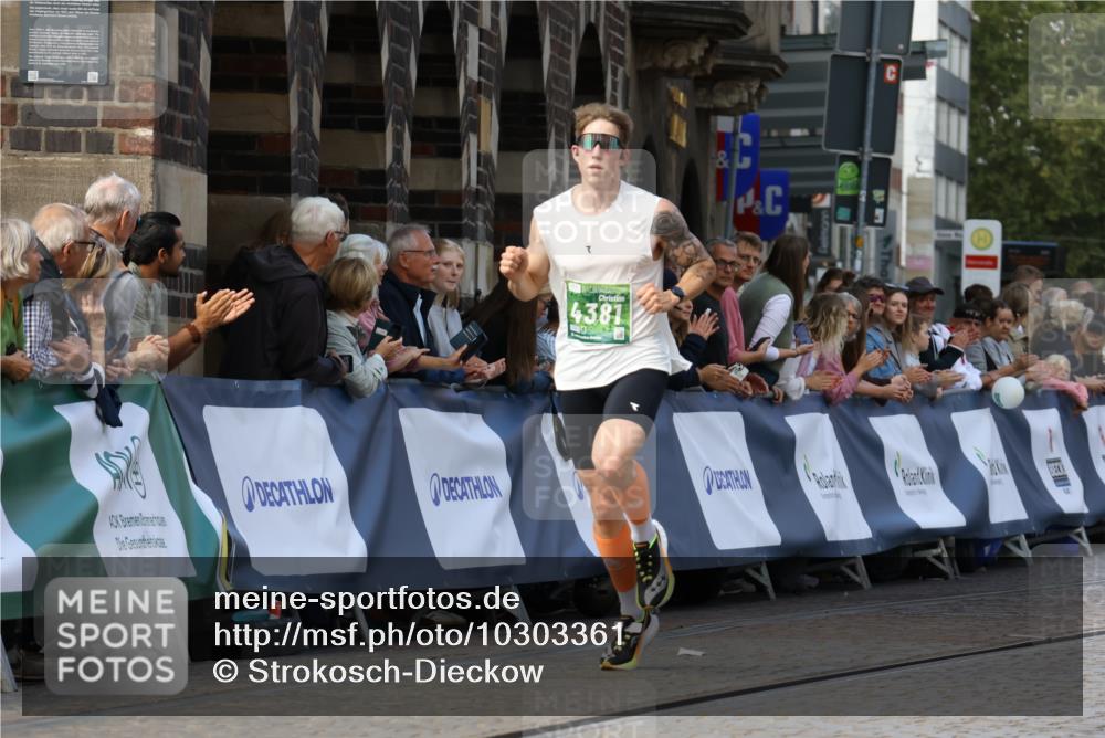 13.09.2026 - 21. swb-Marathon Bremen Strokosch-Dieckow http://msf.ph/oto/10303361 13.09.2026 12:55:31 Ziel 3744, 1724, 4381, 9630 meine-sportfotos.de