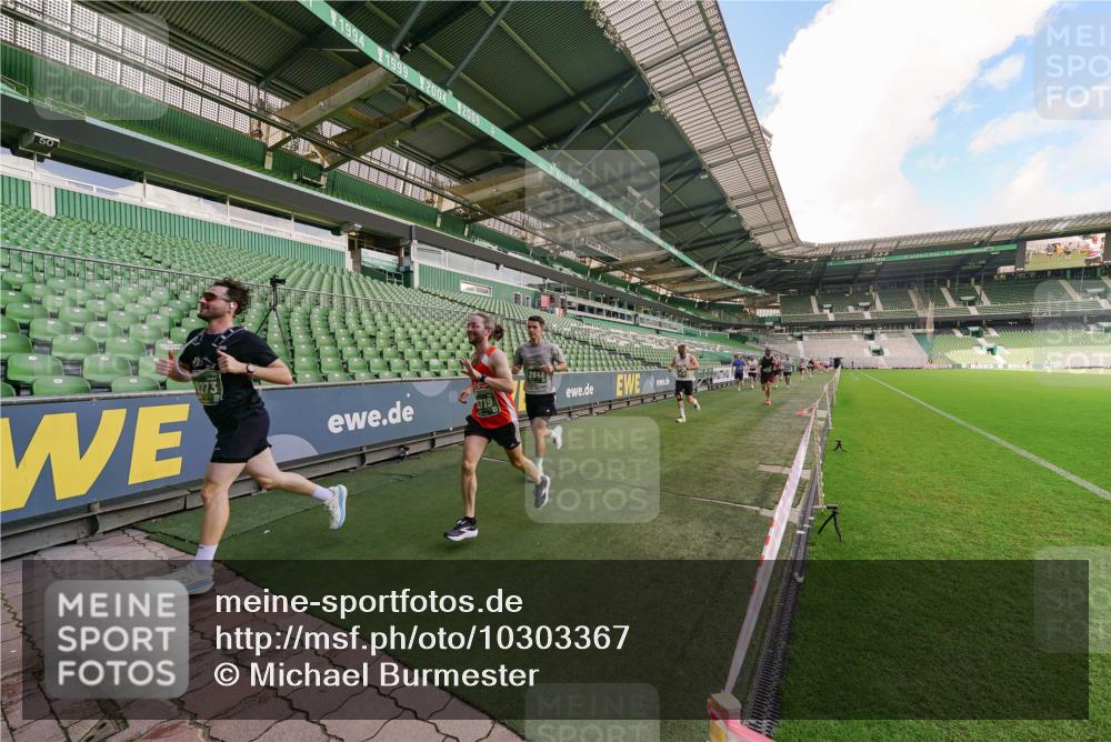 13.09.2026 - 21. swb-Marathon Bremen Michael Burmester http://msf.ph/oto/10303367 13.09.2026 12:46:39 Laufen im Stadion 195, 474, 508, 538, 567, 604, 621, 697, 788, 868, 1017, 1034, 1181, 1241, 1277, 1554, 1863, 2021, 2084, 2087, 2297, 2538, 2646, 2809, 2889, 3118, 3196, 3284, 3297, 3424, 3520, 4025, 4110, 4157, 4236, 4239, 4729, 4777, 4808, 5024, 5092, 5238, 5283, 5674, 5719, 5725, 5976, 6053, 6686, 6815, 6918, 7102, 7336, 7478, 7814, 7871, 8054, 8060, 8096, 8319, 8325, 8331, 8334, 8670, 8701, 8756, 8936, 8983, 9061, 9070, 9129, 9273, 9306, 9495, 9544, 9642, 9689, 9813, 9918, 13034, 439 meine-sportfotos.de