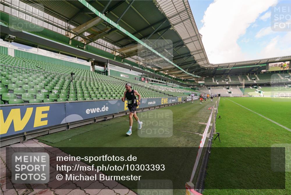 13.09.2026 - 21. swb-Marathon Bremen Michael Burmester http://msf.ph/oto/10303393 13.09.2026 12:46:51 Laufen im Stadion 195, 474, 538, 567, 604, 621, 697, 868, 1017, 1034, 1181, 1241, 1277, 1554, 1863, 2021, 2084, 2087, 2266, 2297, 2538, 2646, 2809, 2889, 3118, 3196, 3284, 3297, 3424, 3520, 4025, 4110, 4157, 4236, 4239, 4614, 4729, 4777, 4808, 4992, 5024, 5238, 5283, 5674, 5719, 5725, 5803, 5976, 6053, 6686, 6708, 6784, 6815, 6918, 7102, 7336, 7538, 7814, 7871, 8060, 8319, 8325, 8331, 8334, 8621, 8670, 8701, 8756, 8936, 8983, 9061, 9273, 9495, 9544, 9689, 9813, 9918, 13034, 439 meine-sportfotos.de