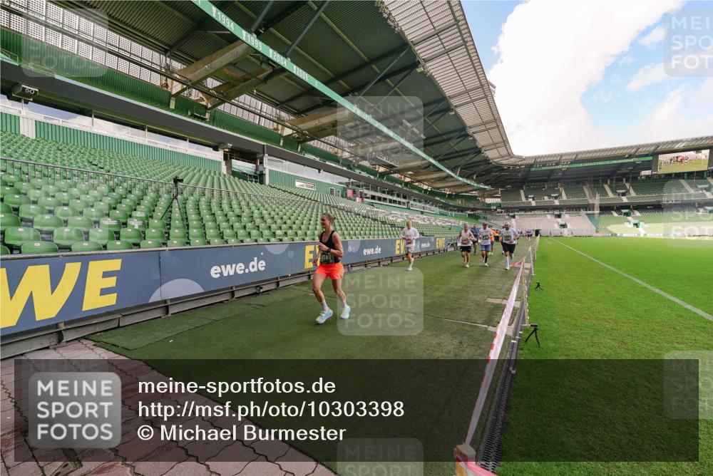 13.09.2026 - 21. swb-Marathon Bremen Michael Burmester http://msf.ph/oto/10303398 13.09.2026 12:46:56 Laufen im Stadion 195, 538, 567, 604, 621, 697, 868, 1017, 1034, 1181, 1241, 1277, 1554, 1863, 2021, 2084, 2087, 2266, 2297, 2538, 2646, 2809, 2889, 3118, 3196, 3284, 3297, 3424, 3520, 3794, 4025, 4110, 4157, 4236, 4239, 4614, 4729, 4777, 4808, 4992, 5024, 5238, 5283, 5674, 5719, 5725, 5803, 5976, 6053, 6686, 6708, 6784, 6815, 7102, 7336, 7538, 7814, 7871, 8060, 8319, 8325, 8331, 8334, 8621, 8670, 8701, 8756, 8936, 8980, 8983, 9061, 9273, 9495, 9544, 9689, 9813, 9918, 13034, 439 meine-sportfotos.de