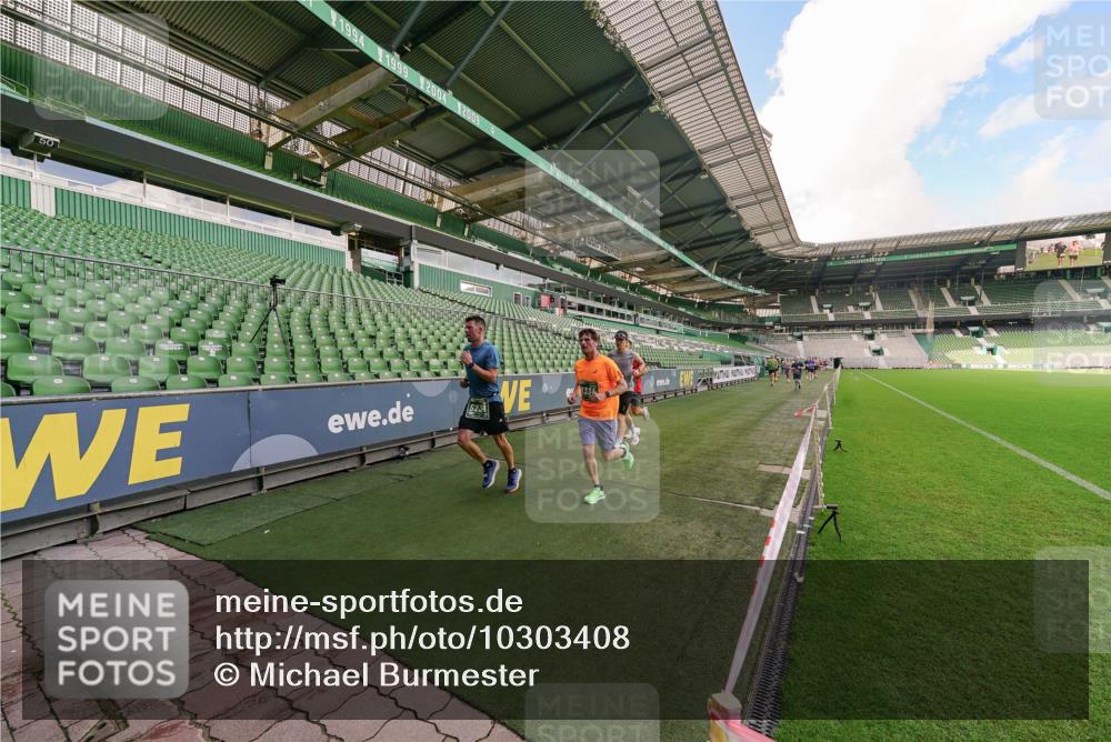 13.09.2026 - 21. swb-Marathon Bremen Michael Burmester http://msf.ph/oto/10303408 13.09.2026 12:47:00 Laufen im Stadion 195, 538, 567, 604, 621, 697, 868, 1017, 1034, 1181, 1241, 1277, 1554, 1863, 2021, 2084, 2087, 2266, 2297, 2538, 2646, 2809, 2889, 2956, 3118, 3196, 3242, 3284, 3297, 3424, 3520, 3794, 4025, 4157, 4236, 4239, 4614, 4729, 4777, 4808, 4992, 5024, 5238, 5283, 5674, 5719, 5725, 5803, 5976, 6053, 6686, 6708, 6784, 6815, 7102, 7336, 7538, 7814, 7871, 8060, 8319, 8325, 8331, 8334, 8611, 8621, 8670, 8701, 8756, 8936, 8980, 8983, 9061, 9273, 9495, 9544, 9689, 9813, 9918, 13034, 439 meine-sportfotos.de