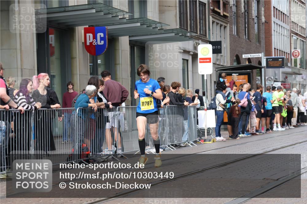 13.09.2026 - 21. swb-Marathon Bremen Strokosch-Dieckow http://msf.ph/oto/10303449 13.09.2026 10:51:26 Ziel 10162, 10183, 10281, 10334, 10348, 10467, 10641, 11145, 11273, 11542, 11685, 11733, 11777, 11784, 11787, 11962, 12329, 12349, 10334, 10381, 10471, 10515, 10544, 10763, 10808, 10825, 10862, 10887, 10984, 11145, 11503, 11537, 11801, 11973, 12051, 12133, 12424, 12548, 12552, 13631 meine-sportfotos.de
