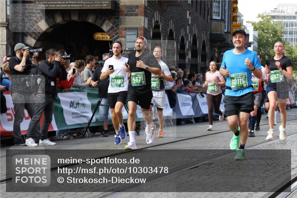 13.09.2026 - 21. swb-Marathon Bremen Strokosch-Dieckow http://msf.ph/oto/10303478 13.09.2026 13:23:49 Ziel 135, 672, 2371, 2409, 2490, 2627, 2899, 3078, 3138, 3173, 3531, 3856, 3861, 3939, 5820, 5821, 5908, 6843, 6848, 6923, 8560, 8863, 9088, 9196, 9436, 342, 2210, 2370, 2517, 2967, 3044, 4671, 5104, 5146, 5397, 5623, 6772, 7094, 7105, 7357, 7475, 7761, 8051, 8052, 8179, 10059, 10115, 13007, 13197 meine-sportfotos.de