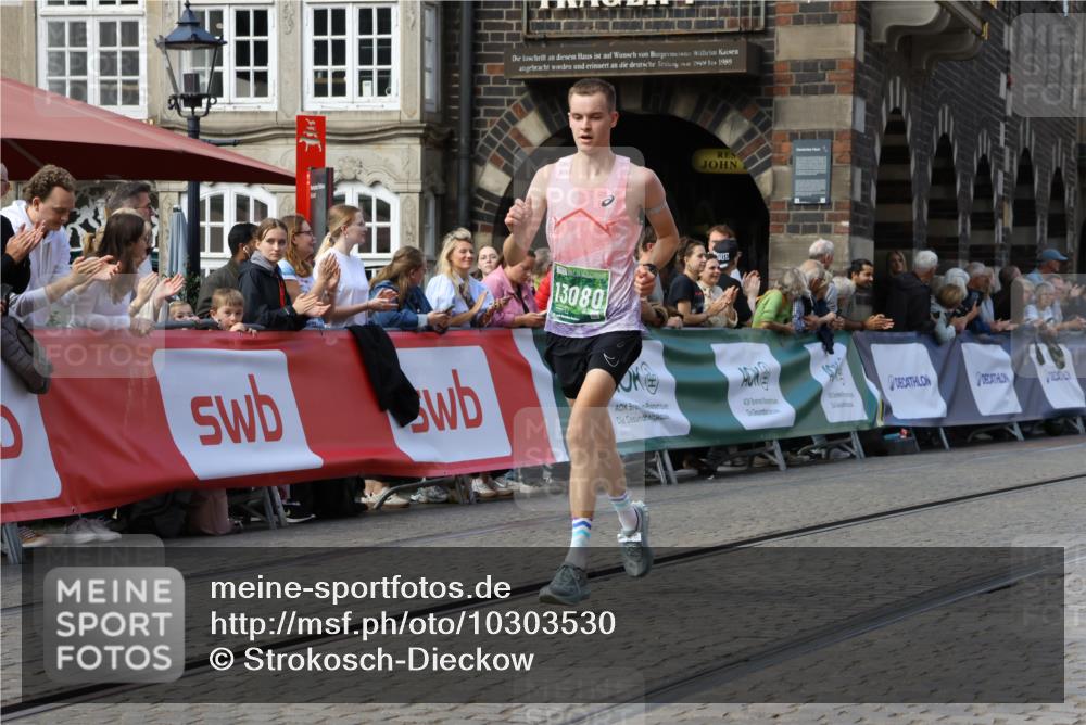 13.09.2026 - 21. swb-Marathon Bremen Strokosch-Dieckow http://msf.ph/oto/10303530 13.09.2026 12:55:55 Ziel 299, 1724, 4381, 9630, 6630 meine-sportfotos.de