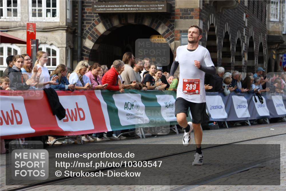 13.09.2026 - 21. swb-Marathon Bremen Strokosch-Dieckow http://msf.ph/oto/10303547 13.09.2026 12:55:57 Ziel 299, 1724, 4381, 9630, 250, 6630 meine-sportfotos.de