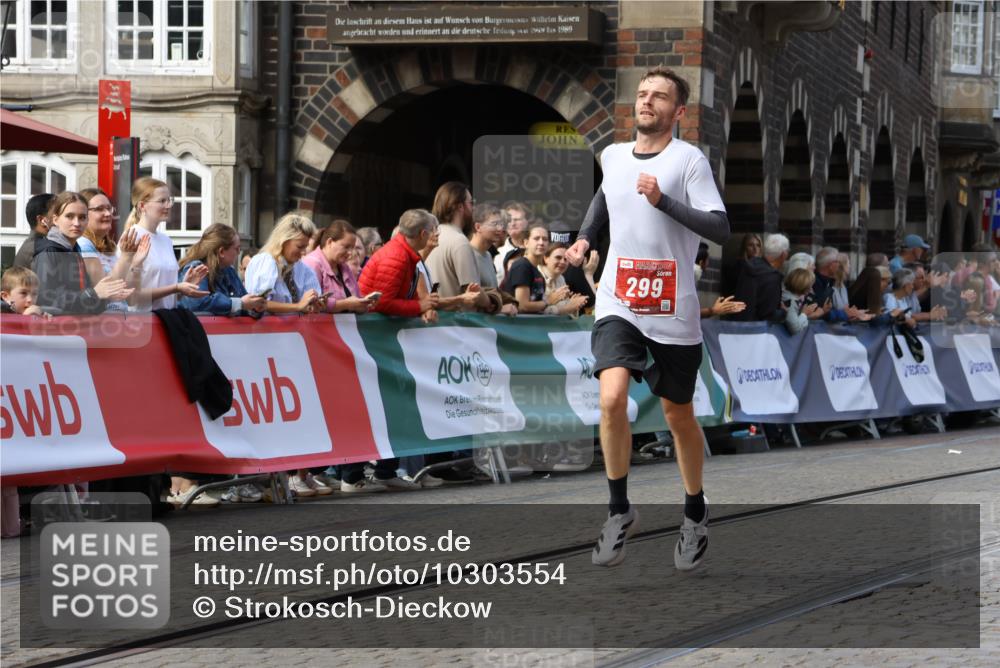 13.09.2026 - 21. swb-Marathon Bremen Strokosch-Dieckow http://msf.ph/oto/10303554 13.09.2026 12:55:57 Ziel 299, 1724, 4381, 9630, 250, 6630 meine-sportfotos.de