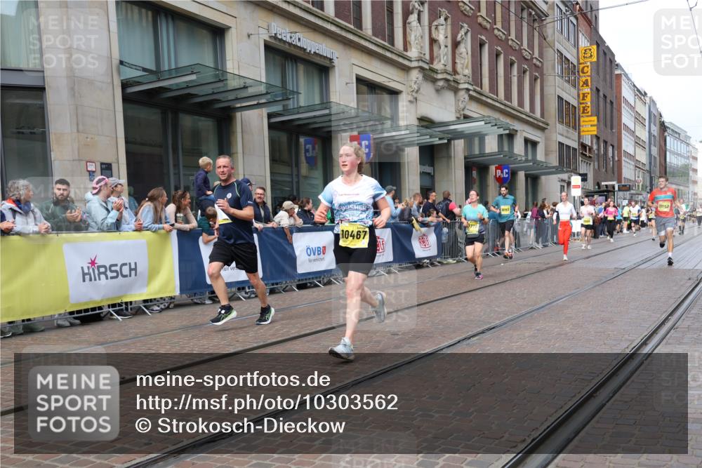 13.09.2026 - 21. swb-Marathon Bremen Strokosch-Dieckow http://msf.ph/oto/10303562 13.09.2026 10:51:41 Ziel 10183, 10218, 10588, 10641, 11277, 11285, 11376, 11487, 11555, 11685, 11733, 11777, 11784, 11869, 11877, 11962, 12349, 10162, 10281, 10334, 10348, 10381, 10467, 10544, 10763, 10825, 10862, 10984, 11145, 11273, 11542, 11733, 11787, 12329, 12424, 12548, 13631 meine-sportfotos.de