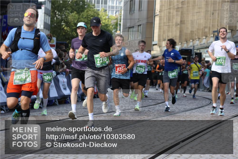 13.09.2026 - 21. swb-Marathon Bremen Strokosch-Dieckow http://msf.ph/oto/10303580 13.09.2026 13:23:53 Ziel 135, 672, 2371, 2409, 2485, 2490, 2560, 2627, 3078, 3138, 3173, 3531, 3642, 3856, 3861, 3939, 5908, 6157, 6843, 6848, 6923, 8095, 8560, 8863, 9088, 9196, 102, 342, 1199, 2210, 2370, 2967, 3044, 3372, 5104, 5146, 5257, 5397, 5623, 6772, 7094, 7105, 7761, 8179, 10059, 13007, 13219 meine-sportfotos.de