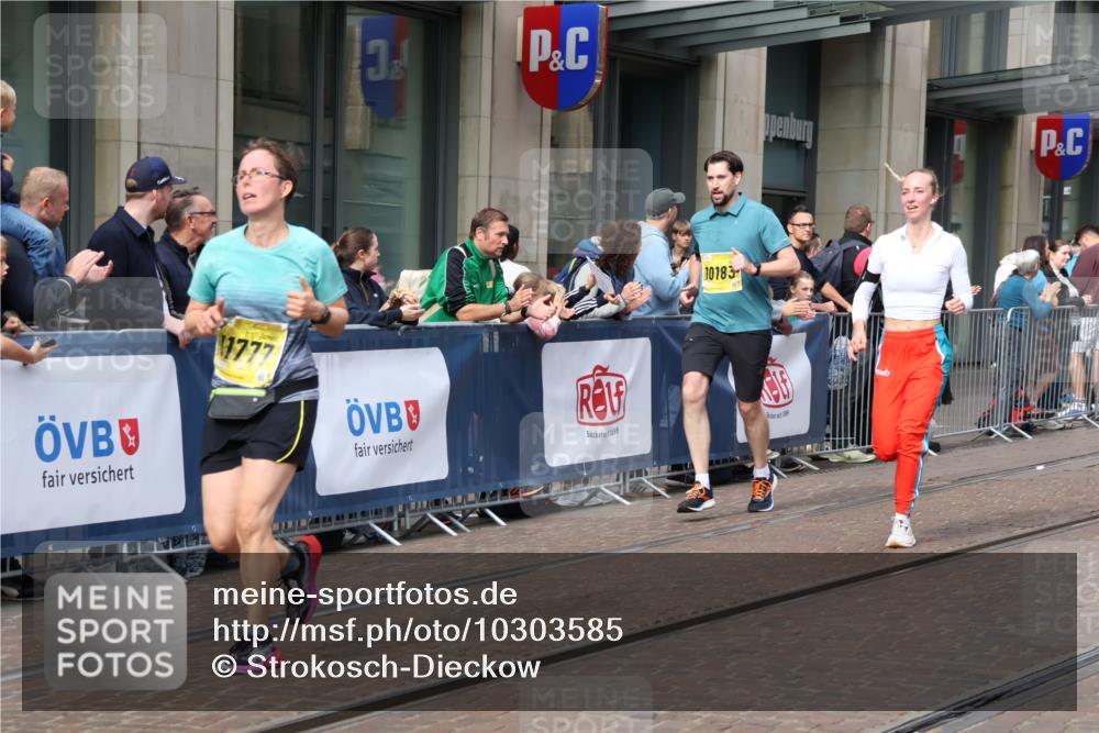 13.09.2026 - 21. swb-Marathon Bremen Strokosch-Dieckow http://msf.ph/oto/10303585 13.09.2026 10:51:43 Ziel 10183, 10218, 10588, 10641, 11277, 11285, 11376, 11487, 11555, 11685, 11777, 11784, 11869, 11877, 11962, 12349, 10162, 10281, 10334, 10348, 10467, 10544, 10763, 10825, 10862, 10984, 11145, 11273, 11542, 11733, 11787, 12329, 12424, 12548, 13631 meine-sportfotos.de