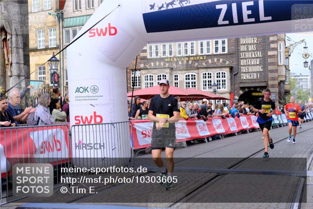 13.09.2026 - 21. swb-Marathon Bremen Tim E. http://msf.ph/oto/10303605 13.09.2026 10:46:47 Ziel 10228, 10590, 10897, 11110, 11155, 11287, 11356, 12035, 13511 meine-sportfotos.de