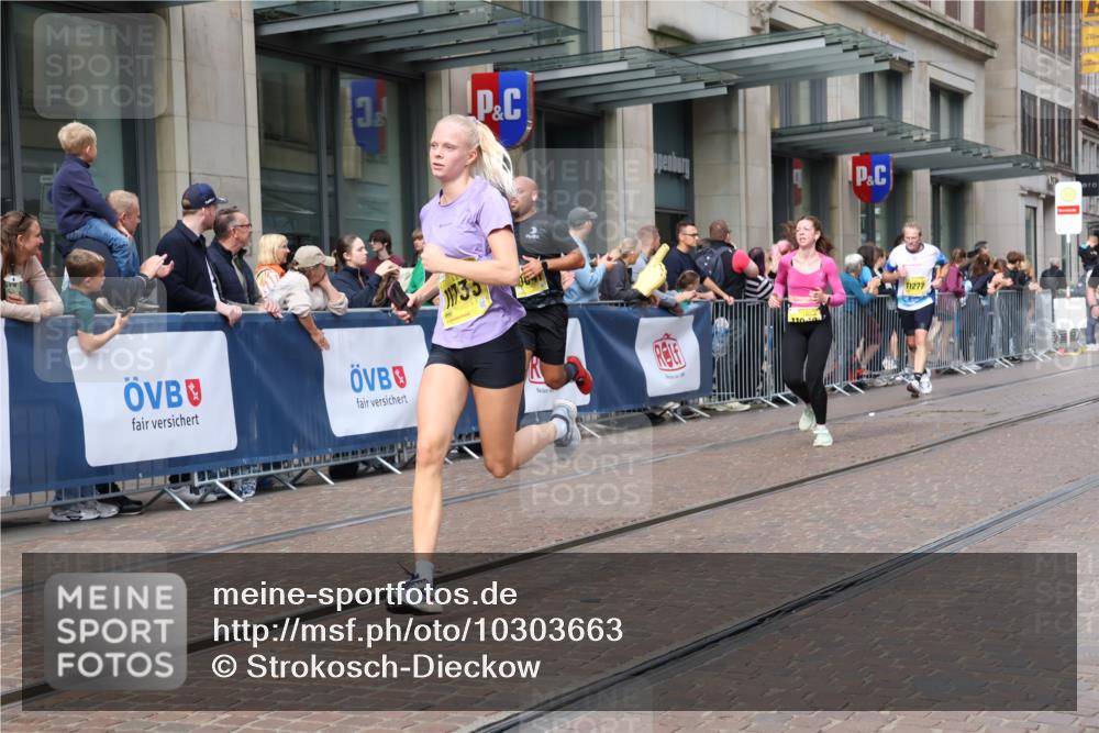 13.09.2026 - 21. swb-Marathon Bremen Strokosch-Dieckow http://msf.ph/oto/10303663 13.09.2026 10:51:47 Ziel 10218, 10588, 11277, 11285, 11371, 11376, 11487, 11555, 11784, 11869, 11877, 11962, 12349, 13578, 10162, 10183, 10281, 10334, 10348, 10467, 10544, 10641, 10763, 11145, 11273, 11542, 11685, 11733, 11777, 11787, 12329, 12424, 13631 meine-sportfotos.de