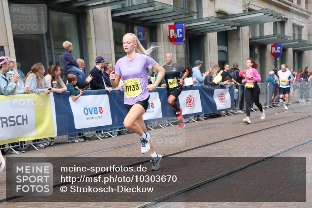 13.09.2026 - 21. swb-Marathon Bremen Strokosch-Dieckow http://msf.ph/oto/10303670 13.09.2026 10:51:47 Ziel 10218, 10588, 11277, 11285, 11371, 11376, 11487, 11555, 11784, 11869, 11877, 11962, 12349, 13578, 10162, 10183, 10281, 10334, 10348, 10467, 10544, 10641, 10763, 11145, 11273, 11542, 11685, 11733, 11777, 11787, 12329, 12424, 13631 meine-sportfotos.de