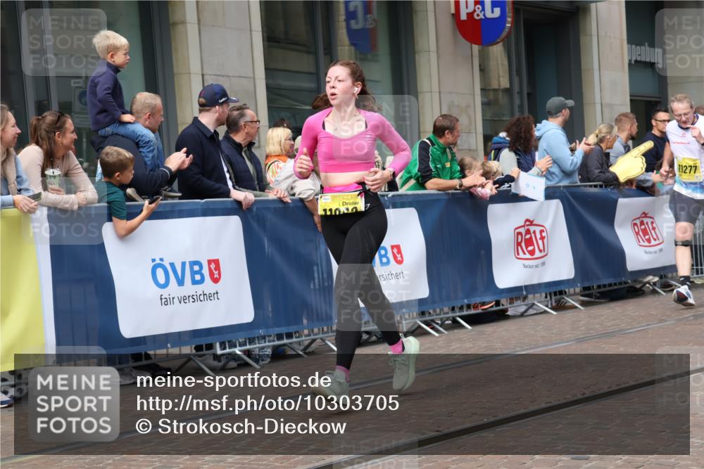 13.09.2026 - 21. swb-Marathon Bremen Strokosch-Dieckow http://msf.ph/oto/10303705 13.09.2026 10:51:48 Ziel 10218, 10588, 11277, 11285, 11371, 11376, 11487, 11555, 11784, 11869, 11877, 11962, 12319, 12349, 13578, 10162, 10183, 10281, 10334, 10348, 10467, 10641, 10763, 11145, 11273, 11542, 11685, 11733, 11777, 11784, 11787, 12329, 12424, 13631 meine-sportfotos.de