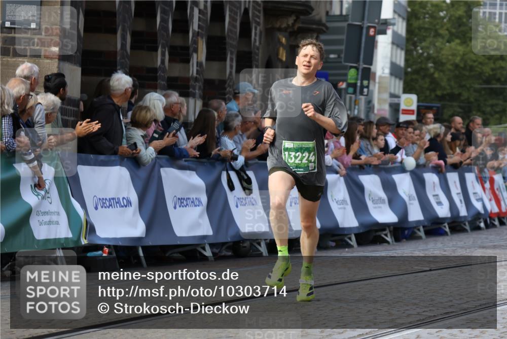 13.09.2026 - 21. swb-Marathon Bremen Strokosch-Dieckow http://msf.ph/oto/10303714 13.09.2026 12:56:29 Ziel 250, 6630, 901, 1212, 1288, 4936, 13224 meine-sportfotos.de