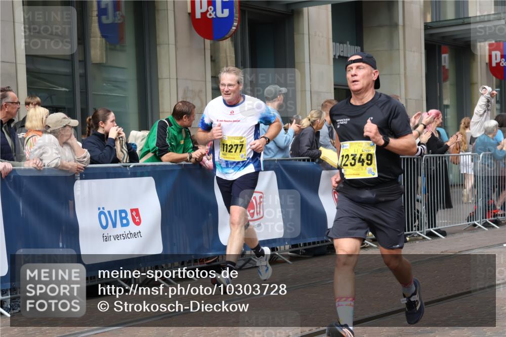 13.09.2026 - 21. swb-Marathon Bremen Strokosch-Dieckow http://msf.ph/oto/10303728 13.09.2026 10:51:50 Ziel 10218, 10588, 11277, 11285, 11371, 11376, 11487, 11555, 11610, 11869, 11877, 12319, 12349, 13578, 10162, 10183, 10281, 10334, 10348, 10467, 10641, 11145, 11273, 11542, 11685, 11733, 11777, 11784, 11787, 11962, 12329, 12349, 13631 meine-sportfotos.de