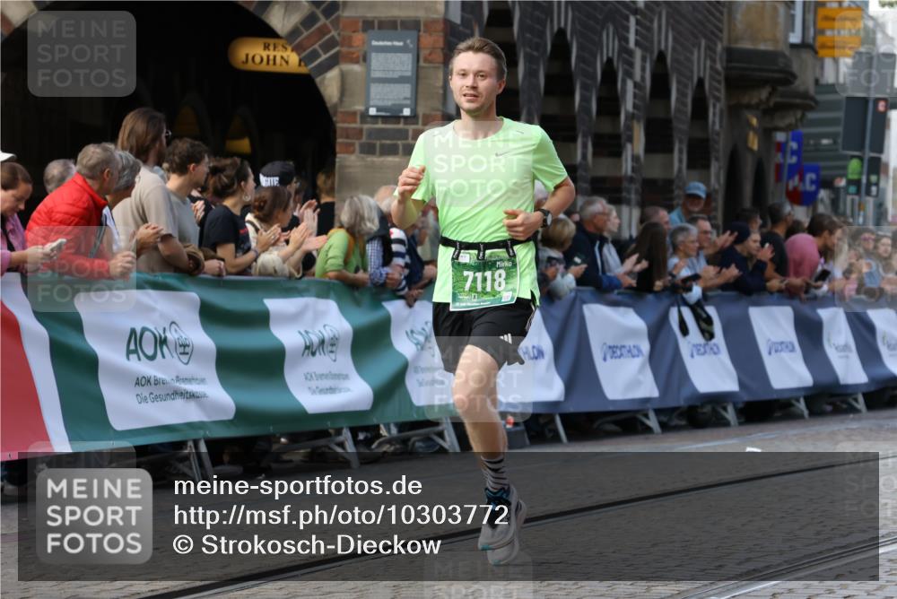 13.09.2026 - 21. swb-Marathon Bremen Strokosch-Dieckow http://msf.ph/oto/10303772 13.09.2026 12:56:52 Ziel 901, 1212, 1288, 4936, 13224, 365, 573, 6201, 7671 meine-sportfotos.de