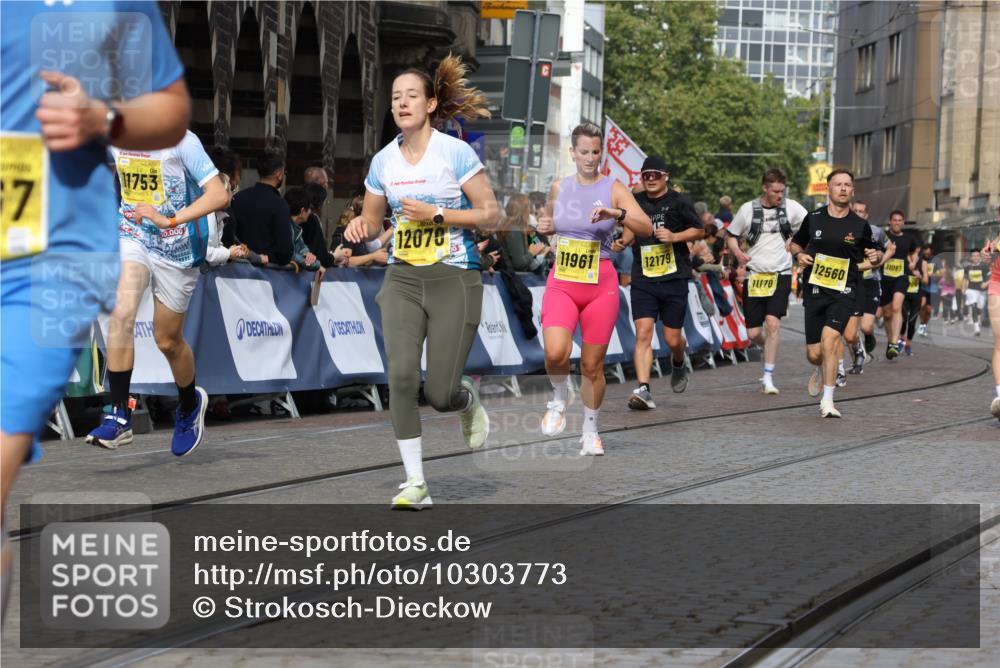 13.09.2026 - 21. swb-Marathon Bremen Strokosch-Dieckow http://msf.ph/oto/10303773 13.09.2026 10:50:55 Ziel 10233, 10267, 10525, 10764, 10840, 11220, 11276, 11622, 11664, 11742, 11753, 11774, 12052, 12078, 12309, 12447, 12488, 13544, 10200, 10808, 11087, 11339, 11537, 11625, 11626, 12004, 12303, 12407 meine-sportfotos.de