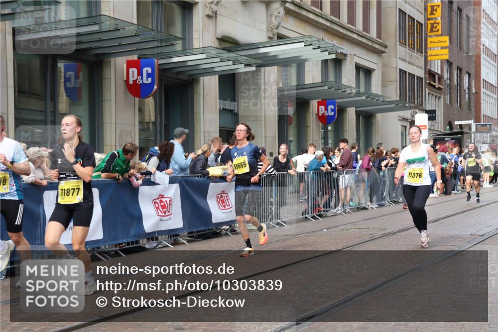 13.09.2026 - 21. swb-Marathon Bremen Strokosch-Dieckow http://msf.ph/oto/10303839 13.09.2026 10:51:54 Ziel 10218, 10588, 11285, 11371, 11376, 11487, 11555, 11610, 11869, 11877, 12319, 13578, 10162, 10183, 10218, 10281, 10348, 10467, 10641, 11273, 11277, 11285, 11542, 11685, 11733, 11777, 11784, 11962, 12329, 12349 meine-sportfotos.de