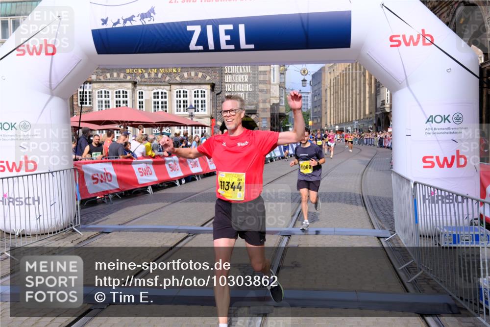 13.09.2026 - 21. swb-Marathon Bremen Tim E. http://msf.ph/oto/10303862 13.09.2026 10:47:18 Ziel 10289, 10445, 10504, 10744, 11060, 11199, 11212, 11344, 11608, 11650, 11651, 11661, 11783, 11814, 12364, 12375, 12415, 12470, 13613 meine-sportfotos.de