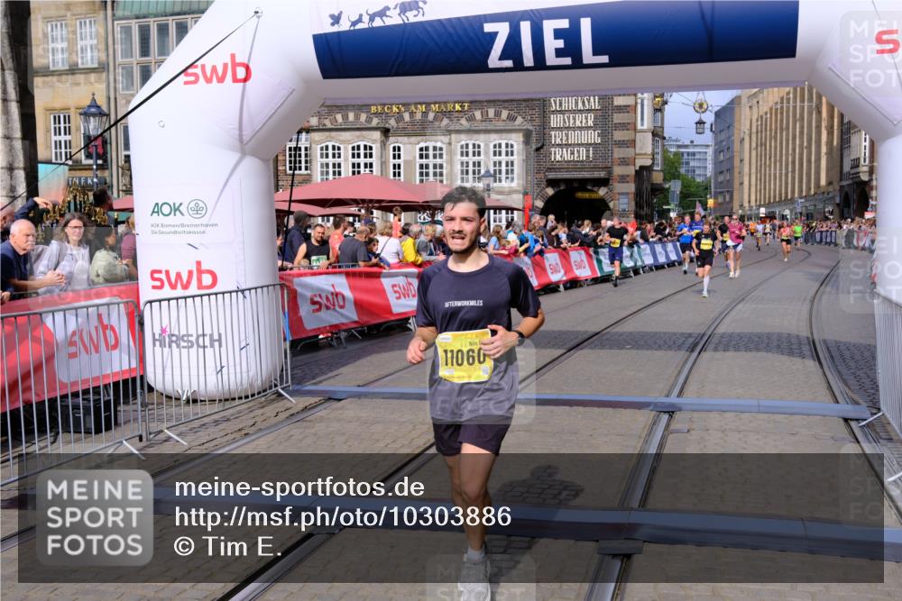 13.09.2026 - 21. swb-Marathon Bremen Tim E. http://msf.ph/oto/10303886 13.09.2026 10:47:19 Ziel 10289, 10445, 10504, 10744, 11060, 11199, 11212, 11344, 11608, 11650, 11651, 11661, 11783, 11814, 12364, 12375, 12415, 12470, 13613 meine-sportfotos.de