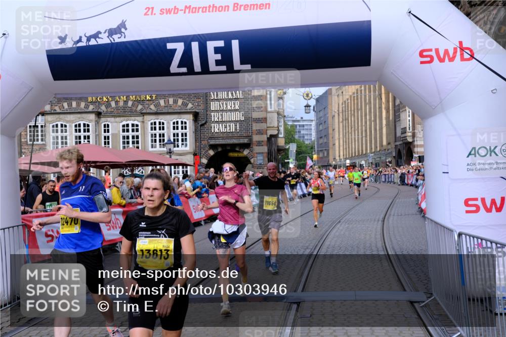 13.09.2026 - 21. swb-Marathon Bremen Tim E. http://msf.ph/oto/10303946 13.09.2026 10:47:25 Ziel 10289, 10744, 11060, 11199, 11212, 11344, 11462, 11608, 11650, 11651, 11783, 11814, 12298, 12415, 12470, 13589, 13613 meine-sportfotos.de
