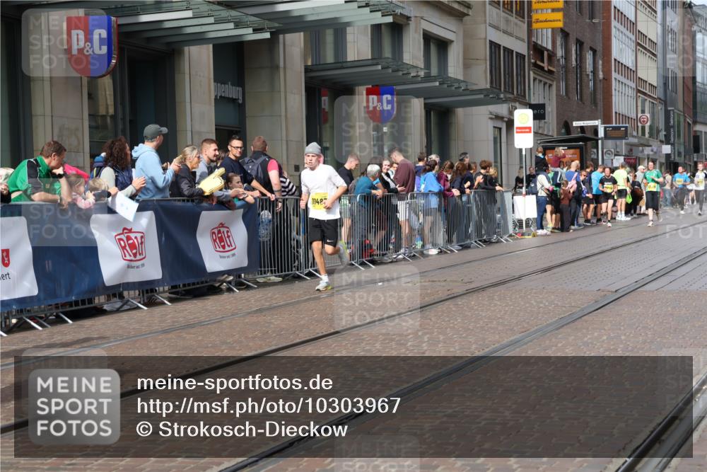 13.09.2026 - 21. swb-Marathon Bremen Strokosch-Dieckow http://msf.ph/oto/10303967 13.09.2026 10:52:00 Ziel 10588, 10761, 10958, 11371, 11487, 11604, 11605, 11610, 11669, 12319, 13578, 10162, 10183, 10218, 10281, 10348, 10467, 10641, 11273, 11277, 11285, 11376, 11542, 11555, 11685, 11733, 11777, 11784, 11869, 11877, 11962, 12329, 12349 meine-sportfotos.de