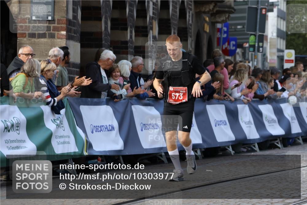 13.09.2026 - 21. swb-Marathon Bremen Strokosch-Dieckow http://msf.ph/oto/10303977 13.09.2026 12:57:21 Ziel 365, 573, 3368, 6201, 7118, 7671, 919, 1875, 2986, 4795, 6264 meine-sportfotos.de