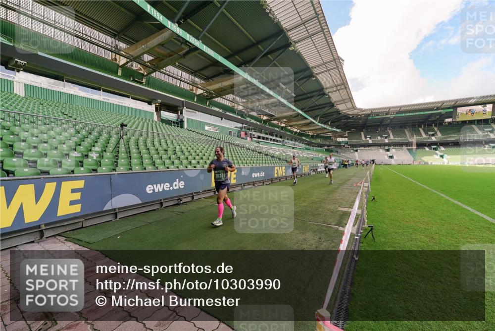 13.09.2026 - 21. swb-Marathon Bremen Michael Burmester http://msf.ph/oto/10303990 13.09.2026 12:47:43 Laufen im Stadion 382, 384, 538, 604, 621, 868, 889, 1554, 1872, 1925, 2021, 2087, 2266, 2538, 2605, 2646, 2809, 2844, 2956, 3110, 3118, 3127, 3196, 3242, 3284, 3297, 3424, 3466, 3520, 3794, 3910, 4025, 4236, 4239, 4614, 4712, 4729, 4777, 4808, 4992, 5024, 5238, 5283, 5674, 5725, 5803, 5976, 6025, 6053, 6058, 6686, 6708, 6784, 6815, 6951, 7102, 7399, 7538, 7803, 7814, 7871, 8060, 8334, 8611, 8621, 8706, 8877, 8973, 8980, 8981, 8983, 9010, 9061, 9429, 9544, 9689, 9813, 9918, 13034 meine-sportfotos.de