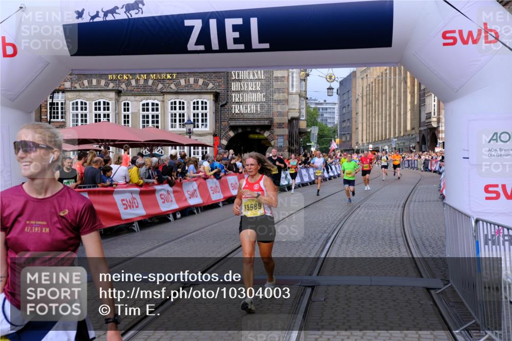 13.09.2026 - 21. swb-Marathon Bremen Tim E. http://msf.ph/oto/10304003 13.09.2026 10:47:29 Ziel 10319, 10744, 11060, 11187, 11344, 11462, 11650, 11651, 11814, 12048, 12298, 12415, 12470, 13528, 13545, 13589, 13613 meine-sportfotos.de