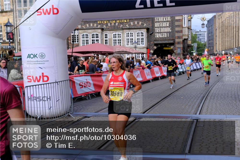 13.09.2026 - 21. swb-Marathon Bremen Tim E. http://msf.ph/oto/10304036 13.09.2026 10:47:30 Ziel 10319, 10744, 10898, 11060, 11187, 11269, 11462, 11650, 11651, 11814, 12048, 12298, 12415, 12470, 13528, 13545, 13589, 13613 meine-sportfotos.de
