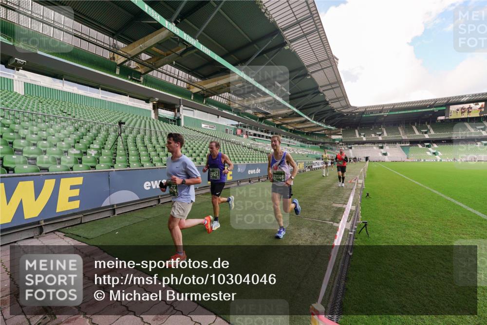 13.09.2026 - 21. swb-Marathon Bremen Michael Burmester http://msf.ph/oto/10304046 13.09.2026 12:48:18 Laufen im Stadion 382, 384, 524, 572, 621, 826, 868, 889, 1349, 1554, 1872, 1925, 2266, 2287, 2538, 2605, 2646, 2844, 2956, 3110, 3118, 3127, 3197, 3242, 3276, 3284, 3297, 3424, 3466, 3520, 3794, 3910, 4025, 4082, 4239, 4614, 4712, 4729, 4732, 4808, 4898, 4992, 5424, 5517, 5725, 5803, 5976, 6025, 6058, 6692, 6708, 6784, 6951, 7064, 7102, 7399, 7538, 7636, 7803, 7871, 7876, 8060, 8611, 8621, 8706, 8877, 8973, 8980, 8981, 9010, 9035, 9061, 9429, 9689, 9918 meine-sportfotos.de