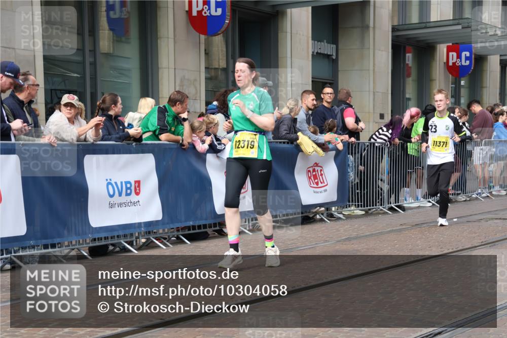 13.09.2026 - 21. swb-Marathon Bremen Strokosch-Dieckow http://msf.ph/oto/10304058 13.09.2026 10:52:10 Ziel 10761, 10812, 10906, 10958, 11109, 11350, 11371, 11604, 11605, 11610, 11669, 12319, 12361, 12439, 12533, 10218, 10588, 11277, 11285, 11371, 11376, 11487, 11555, 11685, 11784, 11869, 11877, 11962, 12349, 13578 meine-sportfotos.de