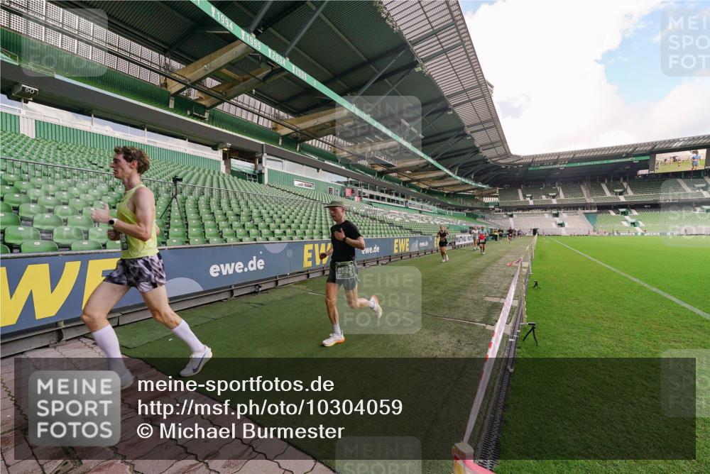13.09.2026 - 21. swb-Marathon Bremen Michael Burmester http://msf.ph/oto/10304059 13.09.2026 12:48:23 Laufen im Stadion 382, 384, 524, 572, 621, 826, 868, 889, 1349, 1554, 1723, 1872, 1925, 2266, 2287, 2538, 2605, 2646, 2844, 2956, 3110, 3118, 3127, 3197, 3242, 3276, 3284, 3297, 3424, 3466, 3520, 3794, 3910, 4025, 4082, 4239, 4614, 4712, 4729, 4732, 4808, 4898, 4992, 5424, 5517, 5648, 5725, 5803, 5976, 6025, 6058, 6692, 6708, 6784, 6951, 7064, 7102, 7399, 7538, 7636, 7803, 7871, 7876, 8060, 8611, 8621, 8706, 8877, 8973, 8980, 8981, 9010, 9035, 9061, 9429, 9689, 9918 meine-sportfotos.de