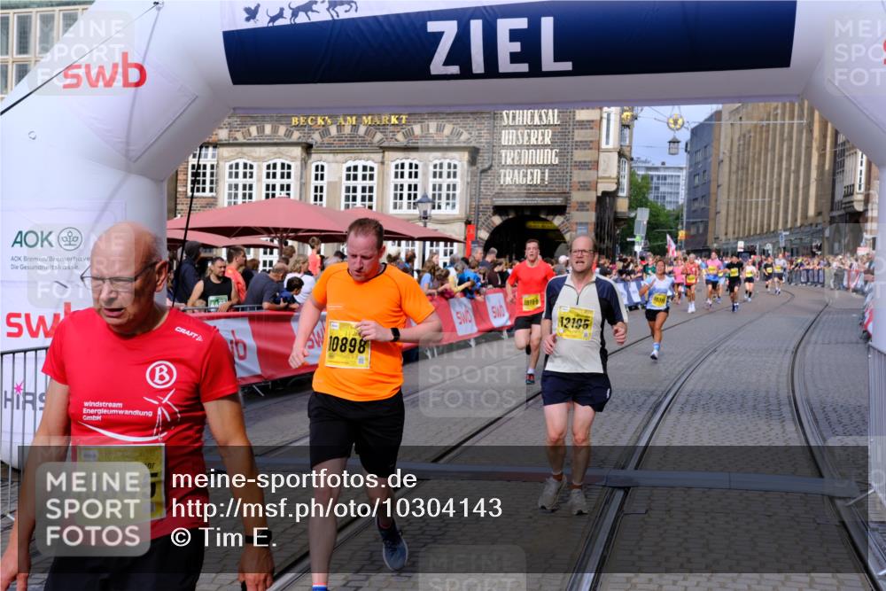 13.09.2026 - 21. swb-Marathon Bremen Tim E. http://msf.ph/oto/10304143 13.09.2026 10:47:39 Ziel 10189, 10270, 10310, 10319, 10807, 10898, 11187, 11269, 11462, 11469, 12048, 12195, 12296, 12298, 13528, 13545, 13589 meine-sportfotos.de