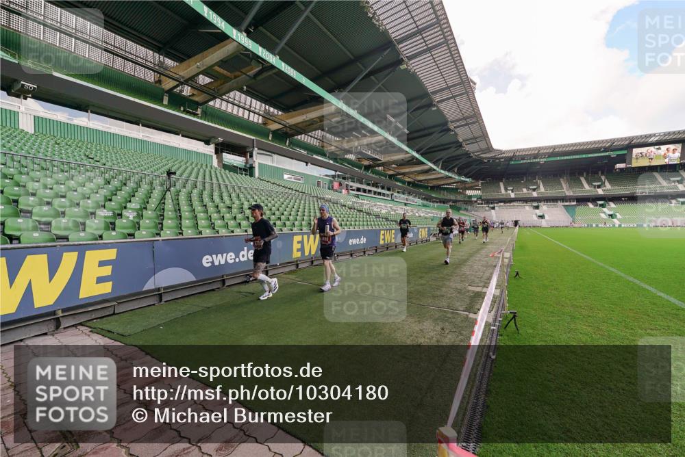 13.09.2026 - 21. swb-Marathon Bremen Michael Burmester http://msf.ph/oto/10304180 13.09.2026 12:49:24 Laufen im Stadion 382, 469, 524, 572, 663, 670, 779, 826, 889, 899, 1349, 1517, 1605, 1723, 1748, 1872, 1925, 2052, 2287, 2288, 2347, 2605, 2750, 2844, 2909, 3043, 3110, 3127, 3197, 3276, 3330, 3625, 3910, 3973, 4033, 4082, 4247, 4384, 4712, 4732, 4743, 4852, 4898, 4990, 5111, 5377, 5383, 5424, 5517, 5570, 5585, 5594, 5648, 6058, 6652, 6692, 6842, 6906, 6951, 7064, 7109, 7115, 7121, 7399, 7636, 7803, 7876, 8706, 8877, 8973, 8981, 9010, 9035, 9429, 195 meine-sportfotos.de