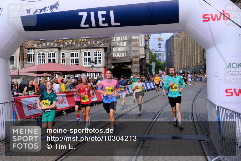 13.09.2026 - 21. swb-Marathon Bremen Tim E. http://msf.ph/oto/10304213 13.09.2026 10:47:47 Ziel 10189, 10223, 10270, 10310, 10594, 10807, 10873, 10898, 11130, 11269, 11469, 11646, 11809, 12195, 12296, 12318, 13521, 13528, 13545 meine-sportfotos.de