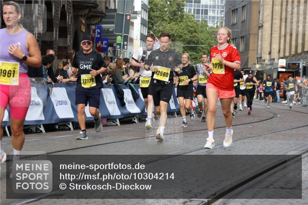 13.09.2026 - 21. swb-Marathon Bremen Strokosch-Dieckow http://msf.ph/oto/10304214 13.09.2026 10:50:57 Ziel 10267, 10525, 10764, 10840, 11220, 11276, 11664, 11742, 11753, 11774, 12052, 12070, 12078, 12309, 12447, 12488, 13544, 10200, 10471, 10515, 10808, 11339, 11537, 11625, 11626, 11801, 12303, 12407, 12552 meine-sportfotos.de