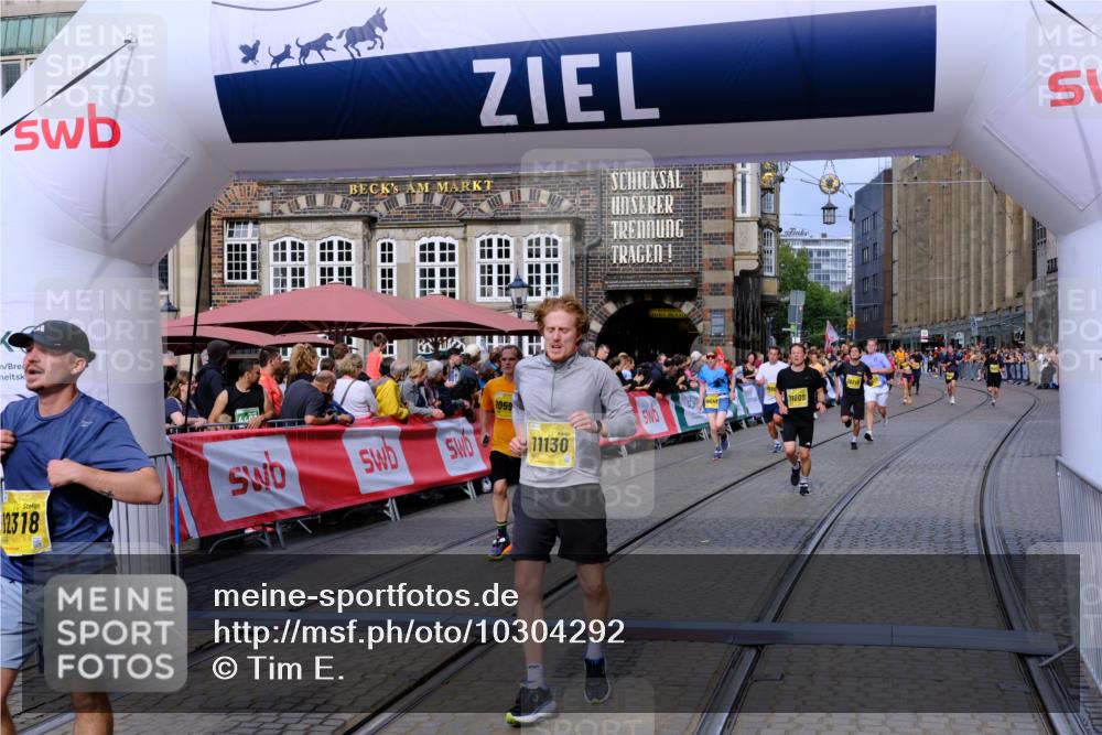 13.09.2026 - 21. swb-Marathon Bremen Tim E. http://msf.ph/oto/10304292 13.09.2026 10:47:52 Ziel 10189, 10210, 10223, 10270, 10310, 10393, 10594, 10807, 10860, 10873, 11130, 11469, 11646, 11809, 11894, 12077, 12296, 12318, 12547, 13521 meine-sportfotos.de