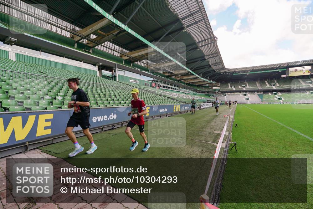 13.09.2026 - 21. swb-Marathon Bremen Michael Burmester http://msf.ph/oto/10304293 13.09.2026 12:50:23 Laufen im Stadion 335, 469, 524, 663, 670, 771, 779, 899, 1510, 1513, 1517, 1605, 1613, 1723, 1748, 1970, 1998, 2052, 2130, 2287, 2288, 2291, 2295, 2347, 2360, 2442, 2444, 2750, 2909, 3043, 3197, 3330, 3484, 3625, 3647, 3808, 3959, 3973, 4023, 4033, 4247, 4368, 4384, 4473, 4559, 4743, 4852, 4888, 4898, 4990, 5066, 5111, 5155, 5314, 5377, 5383, 5532, 5570, 5585, 5594, 5620, 5627, 5636, 5648, 5696, 6267, 6471, 6652, 6668, 6692, 6842, 6901, 6906, 7109, 7115, 7121, 8033, 195 meine-sportfotos.de