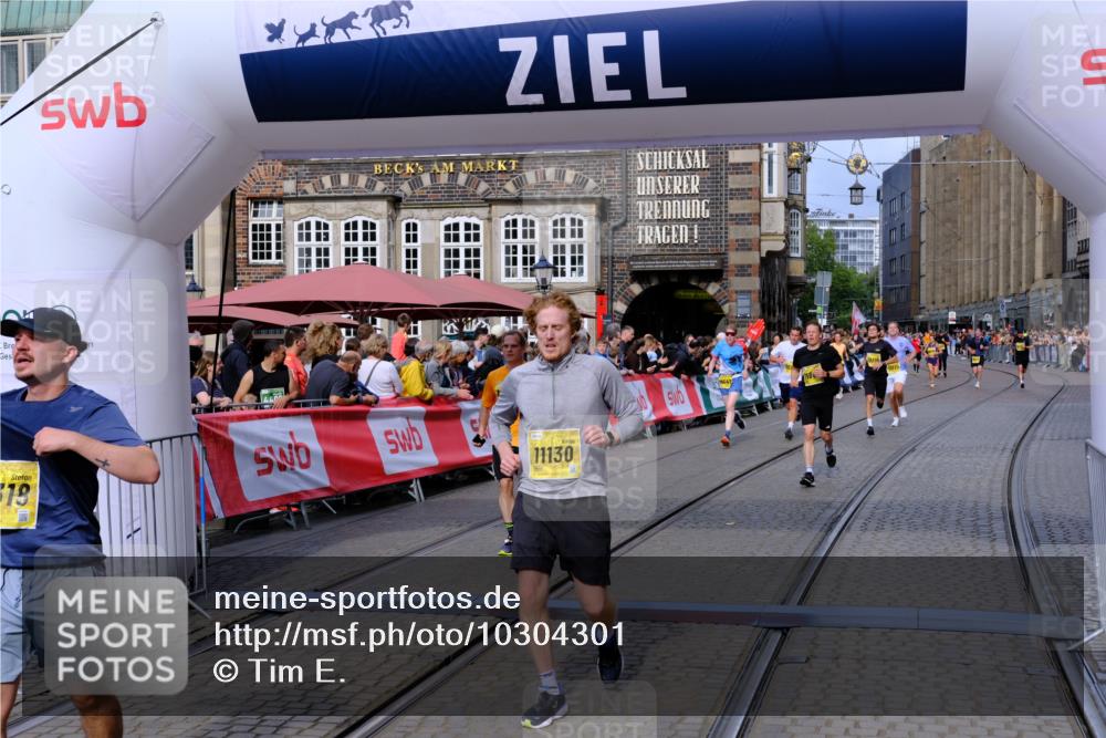 13.09.2026 - 21. swb-Marathon Bremen Tim E. http://msf.ph/oto/10304301 13.09.2026 10:47:52 Ziel 10189, 10210, 10223, 10270, 10310, 10393, 10594, 10807, 10860, 10873, 11130, 11469, 11646, 11809, 11894, 12077, 12296, 12318, 12547, 13521 meine-sportfotos.de